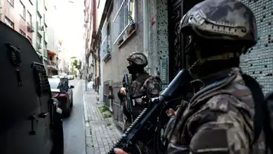 İstanbul'da zehir tacirlerine operasyon: 153 gözaltı